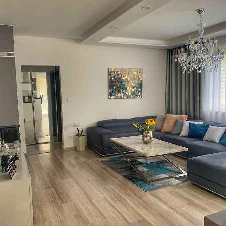 Modern 2 Bed House Near Bratislava With Parking Apartment Rovinka Exterior photo