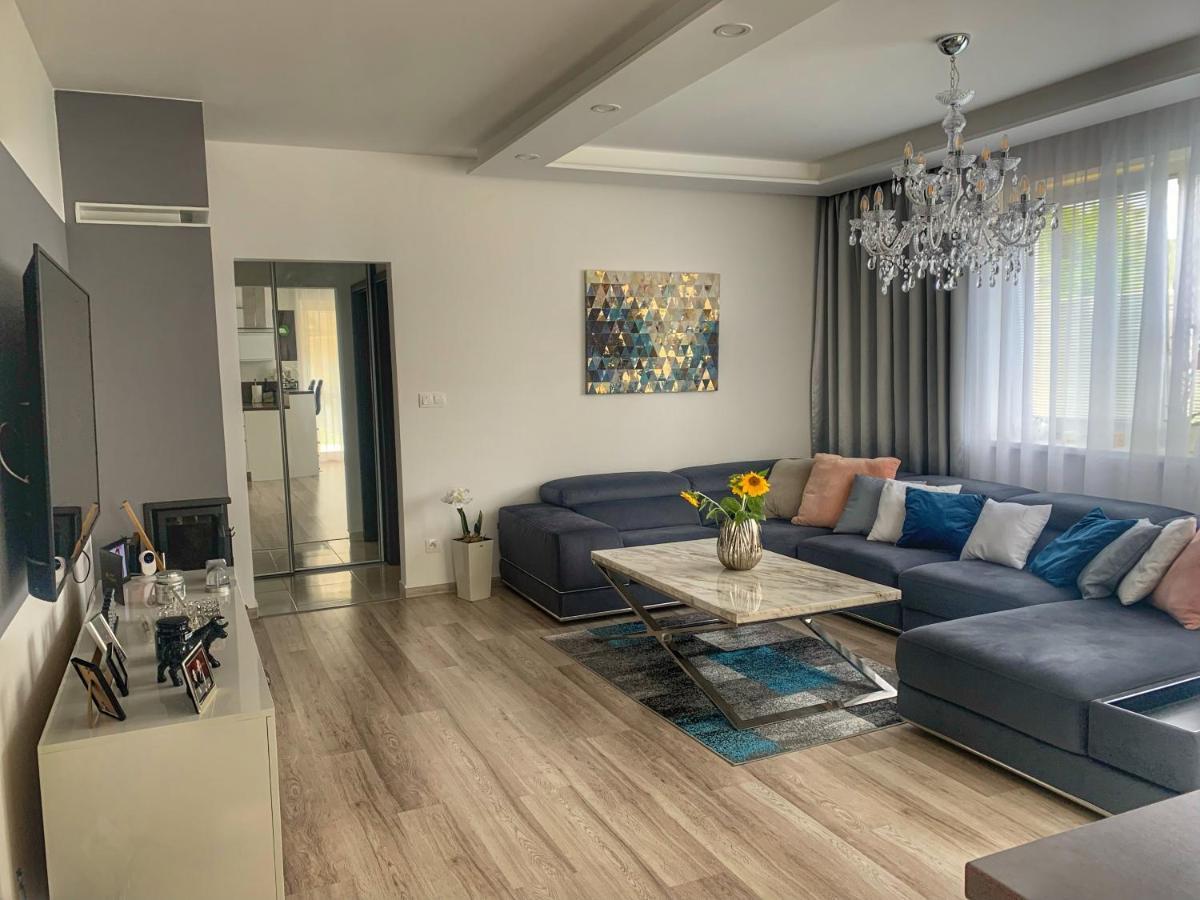 Modern 2 Bed House Near Bratislava With Parking Apartment Rovinka Exterior photo