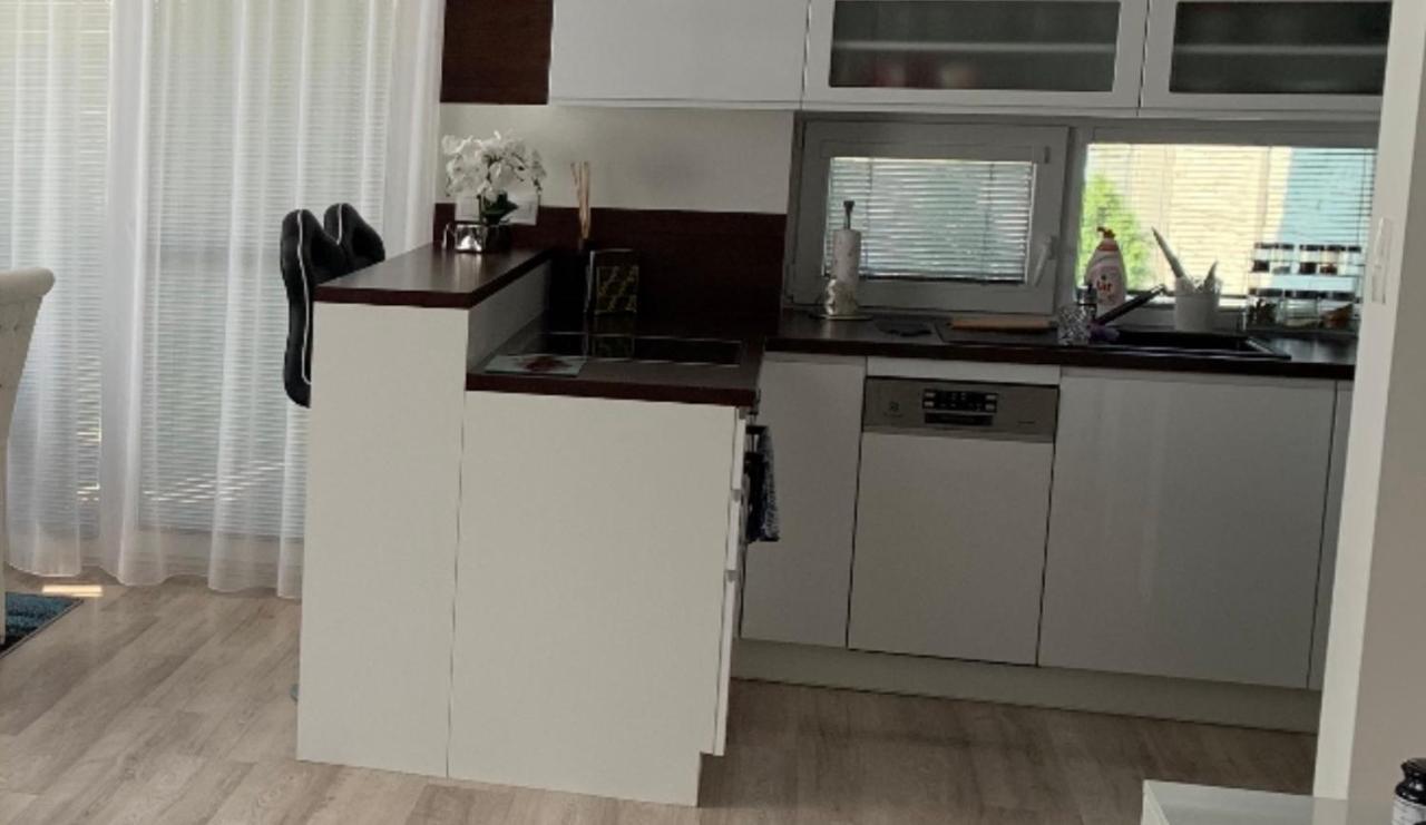 Modern 2 Bed House Near Bratislava With Parking Apartment Rovinka Exterior photo